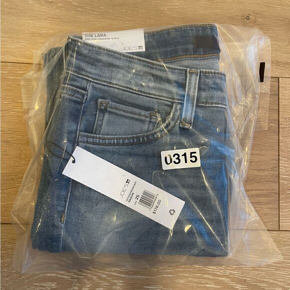 The Lara Ankle Cigarette Jeans
JOE'S - Picture 8 of 8